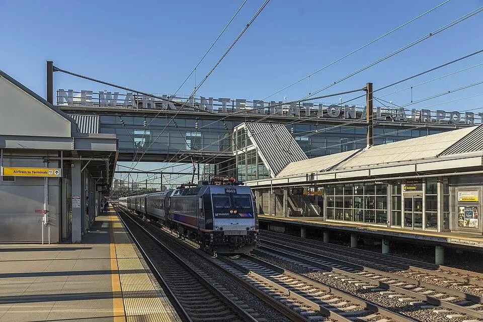 Coach USA Newark Airport Express bus service