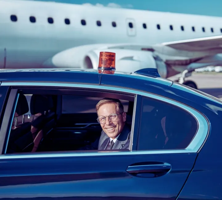 airport transfer for corporate and vip luxury transport