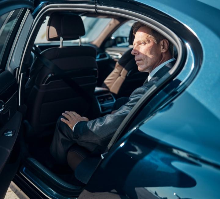 Corporate chauffeur and business car service in Boston